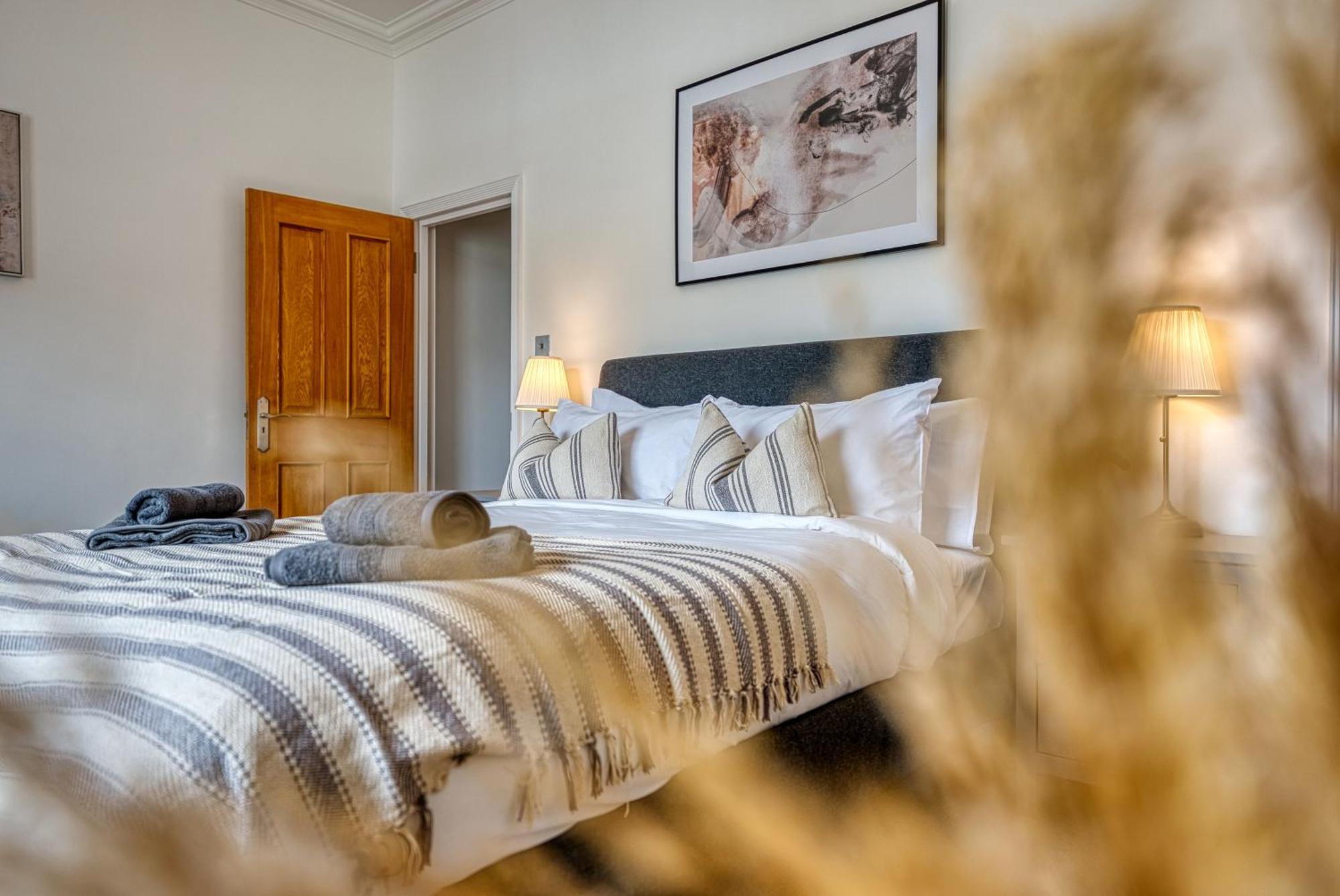 2 Bed Stunning Chic Modern Spacious Apt, Ocean Village, Southampton - Plenty Of Parking - By Blue Puffin Stays Exteriér fotografie