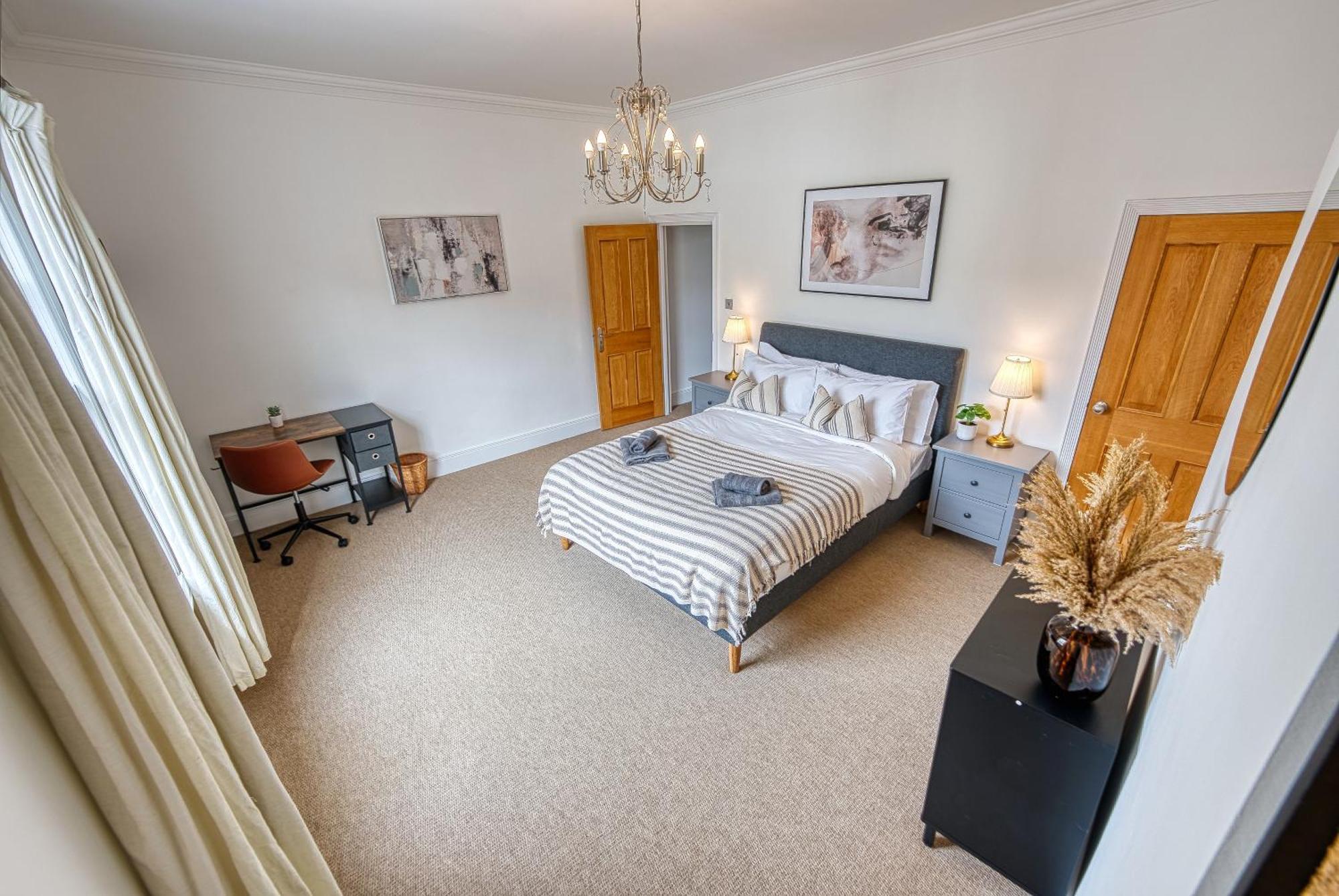 2 Bed Stunning Chic Modern Spacious Apt, Ocean Village, Southampton - Plenty Of Parking - By Blue Puffin Stays Exteriér fotografie