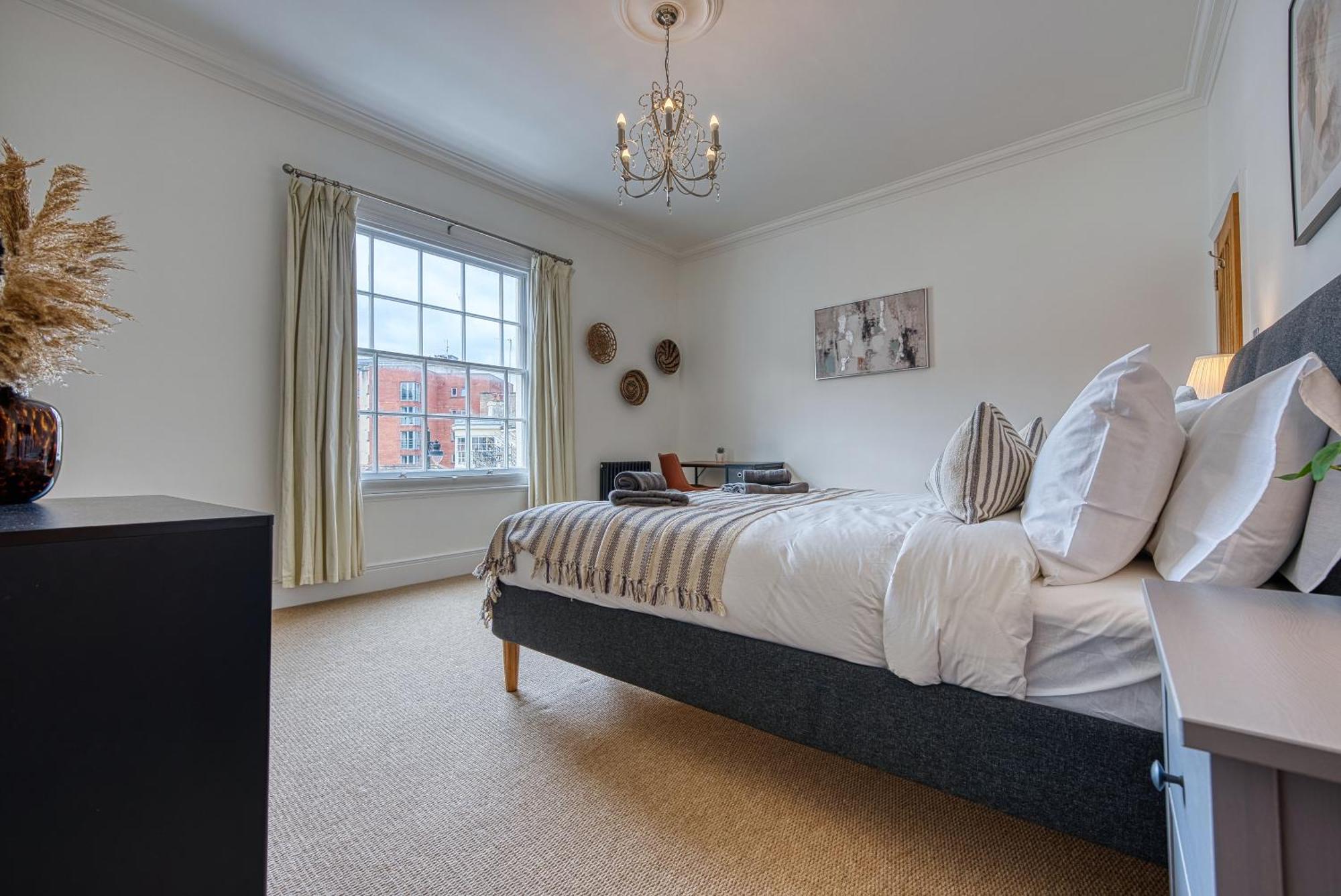 2 Bed Stunning Chic Modern Spacious Apt, Ocean Village, Southampton - Plenty Of Parking - By Blue Puffin Stays Exteriér fotografie