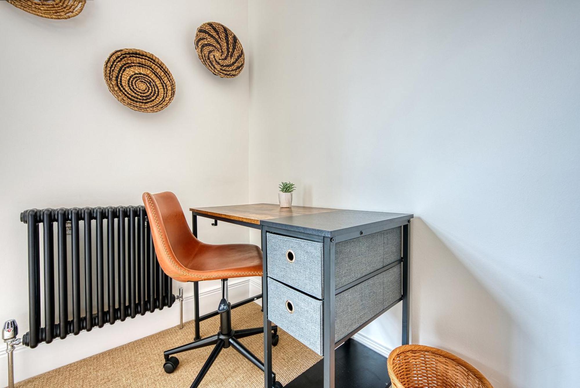 2 Bed Stunning Chic Modern Spacious Apt, Ocean Village, Southampton - Plenty Of Parking - By Blue Puffin Stays Exteriér fotografie