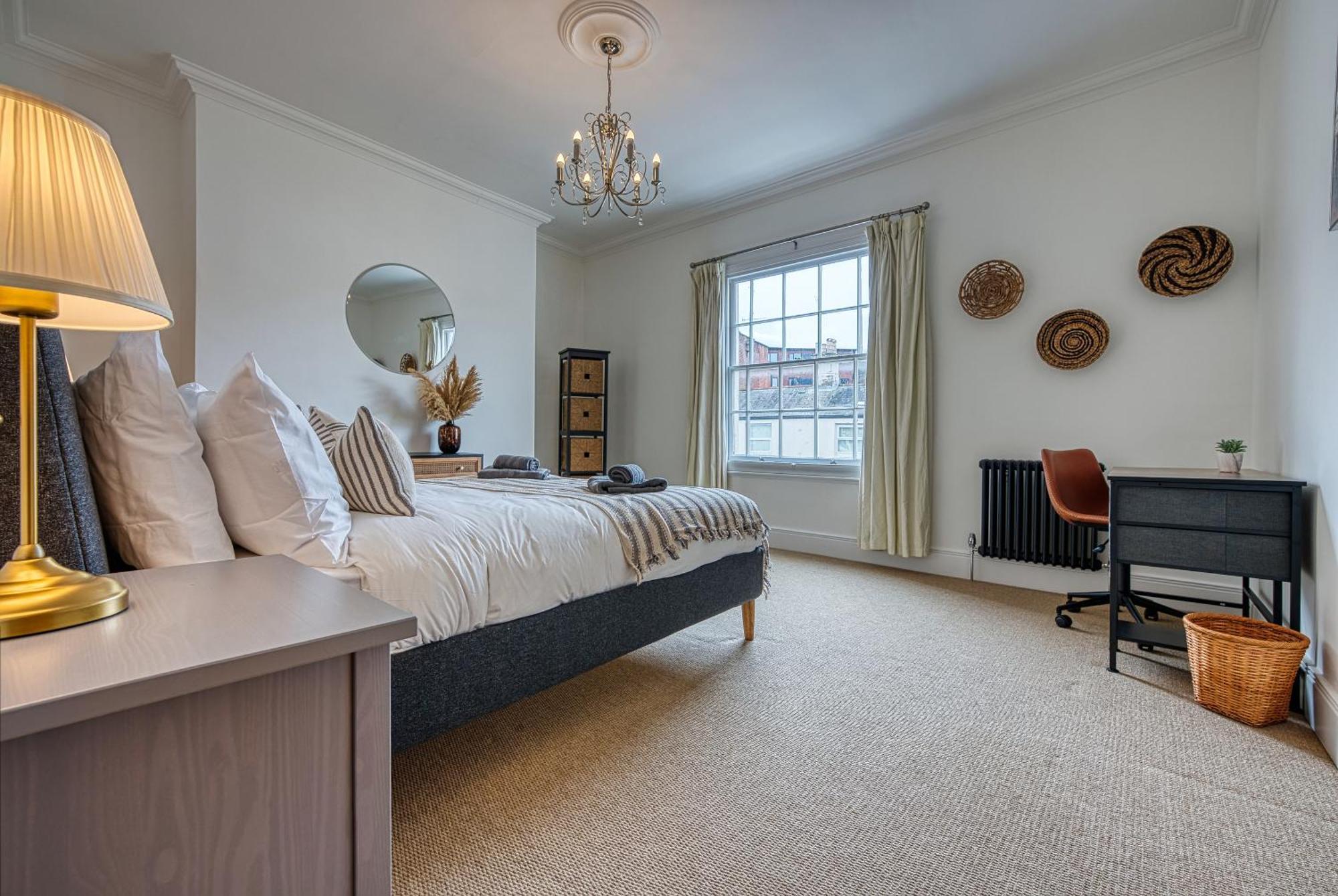 2 Bed Stunning Chic Modern Spacious Apt, Ocean Village, Southampton - Plenty Of Parking - By Blue Puffin Stays Exteriér fotografie