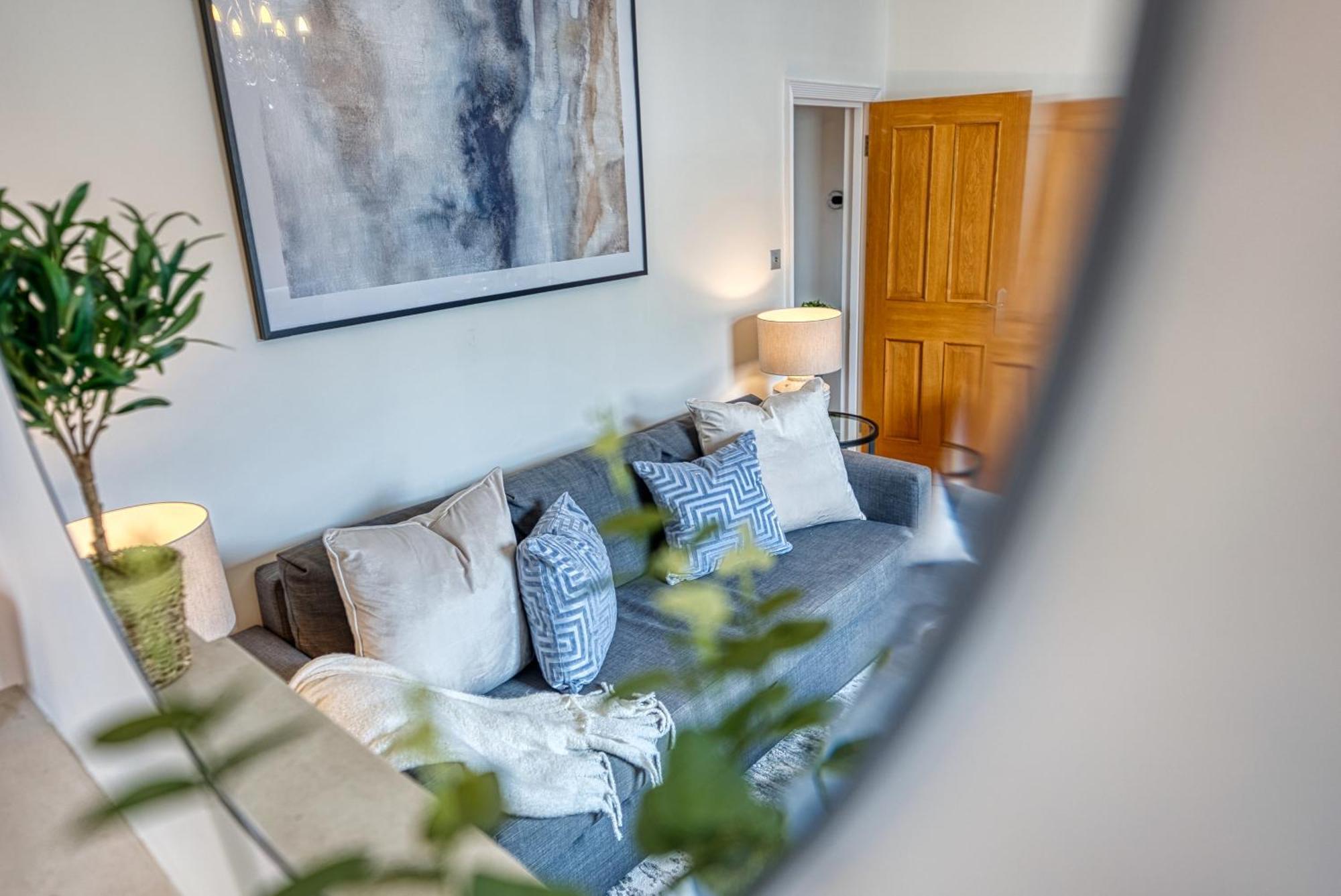 2 Bed Stunning Chic Modern Spacious Apt, Ocean Village, Southampton - Plenty Of Parking - By Blue Puffin Stays Exteriér fotografie