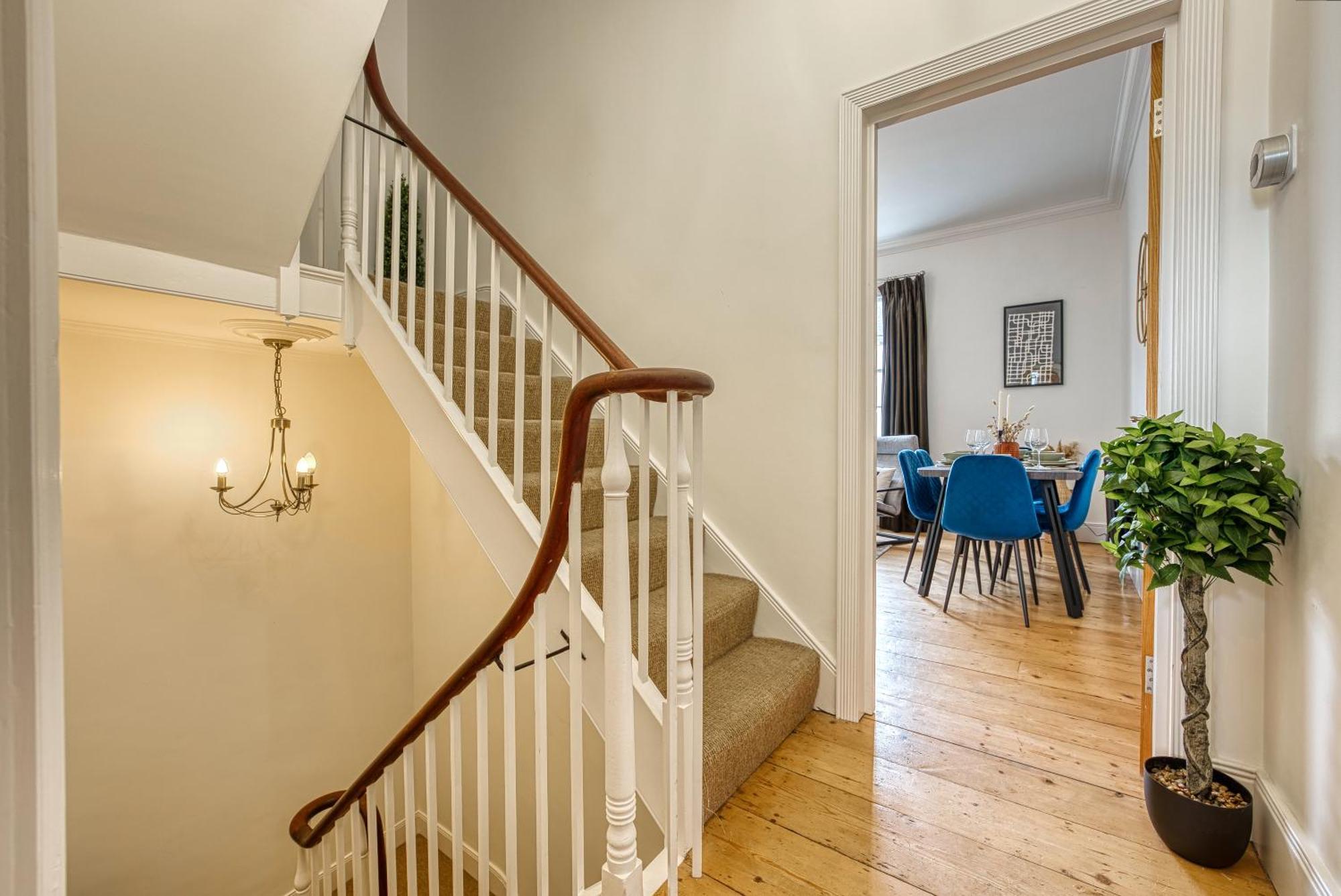 2 Bed Stunning Chic Modern Spacious Apt, Ocean Village, Southampton - Plenty Of Parking - By Blue Puffin Stays Exteriér fotografie