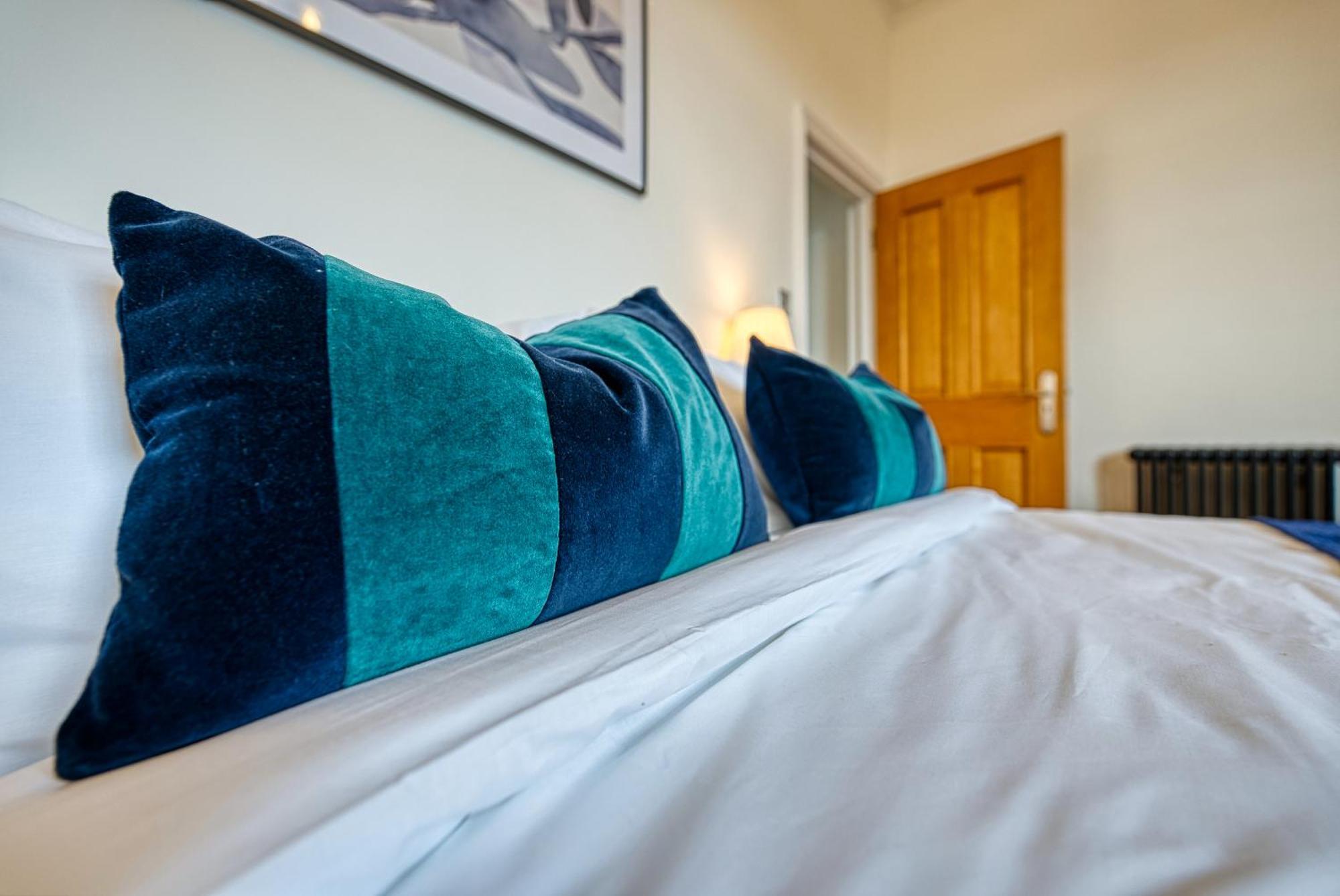 2 Bed Stunning Chic Modern Spacious Apt, Ocean Village, Southampton - Plenty Of Parking - By Blue Puffin Stays Exteriér fotografie