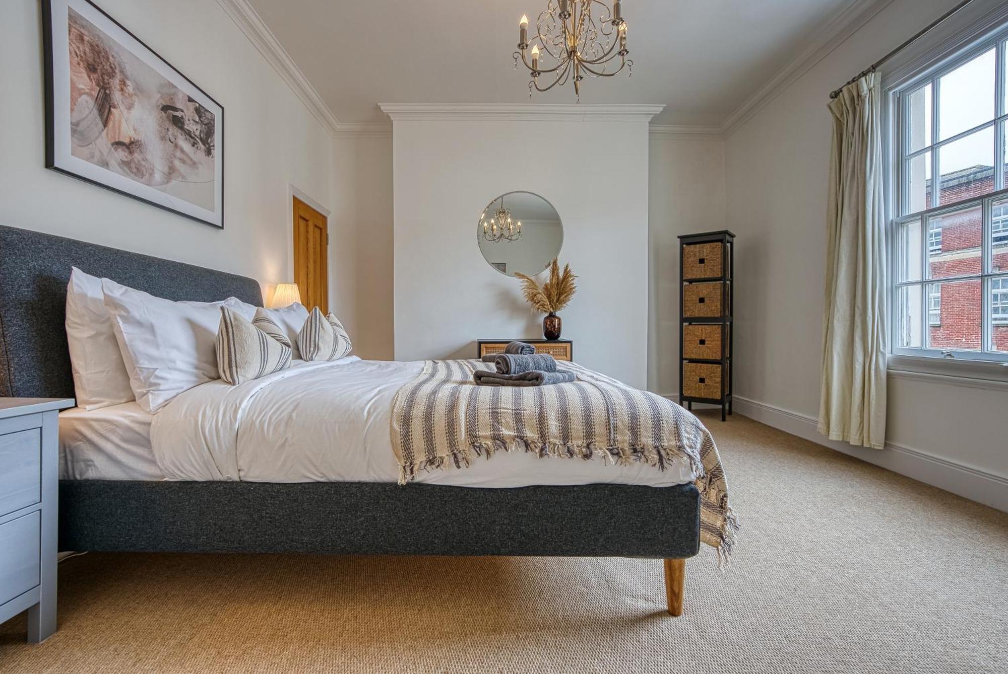 2 Bed Stunning Chic Modern Spacious Apt, Ocean Village, Southampton - Plenty Of Parking - By Blue Puffin Stays Exteriér fotografie