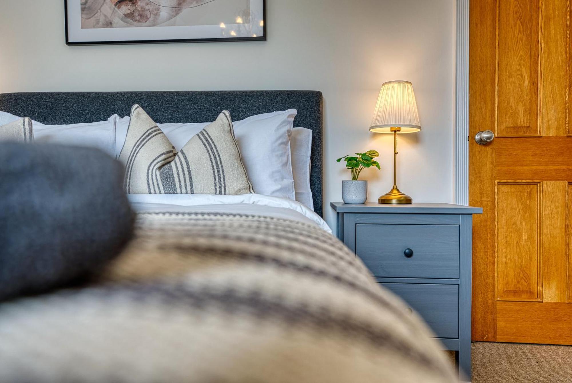 2 Bed Stunning Chic Modern Spacious Apt, Ocean Village, Southampton - Plenty Of Parking - By Blue Puffin Stays Exteriér fotografie