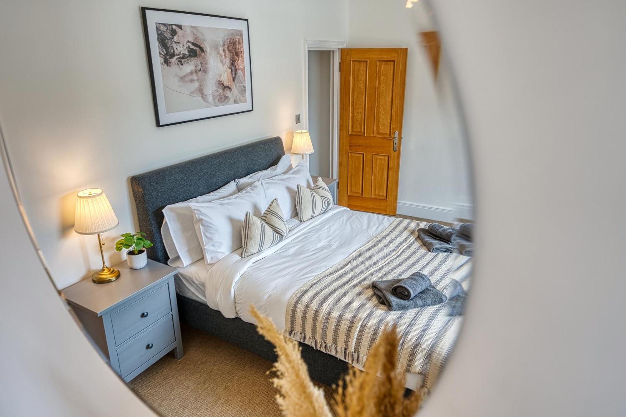 2 Bed Stunning Chic Modern Spacious Apt, Ocean Village, Southampton - Plenty Of Parking - By Blue Puffin Stays Exteriér fotografie
